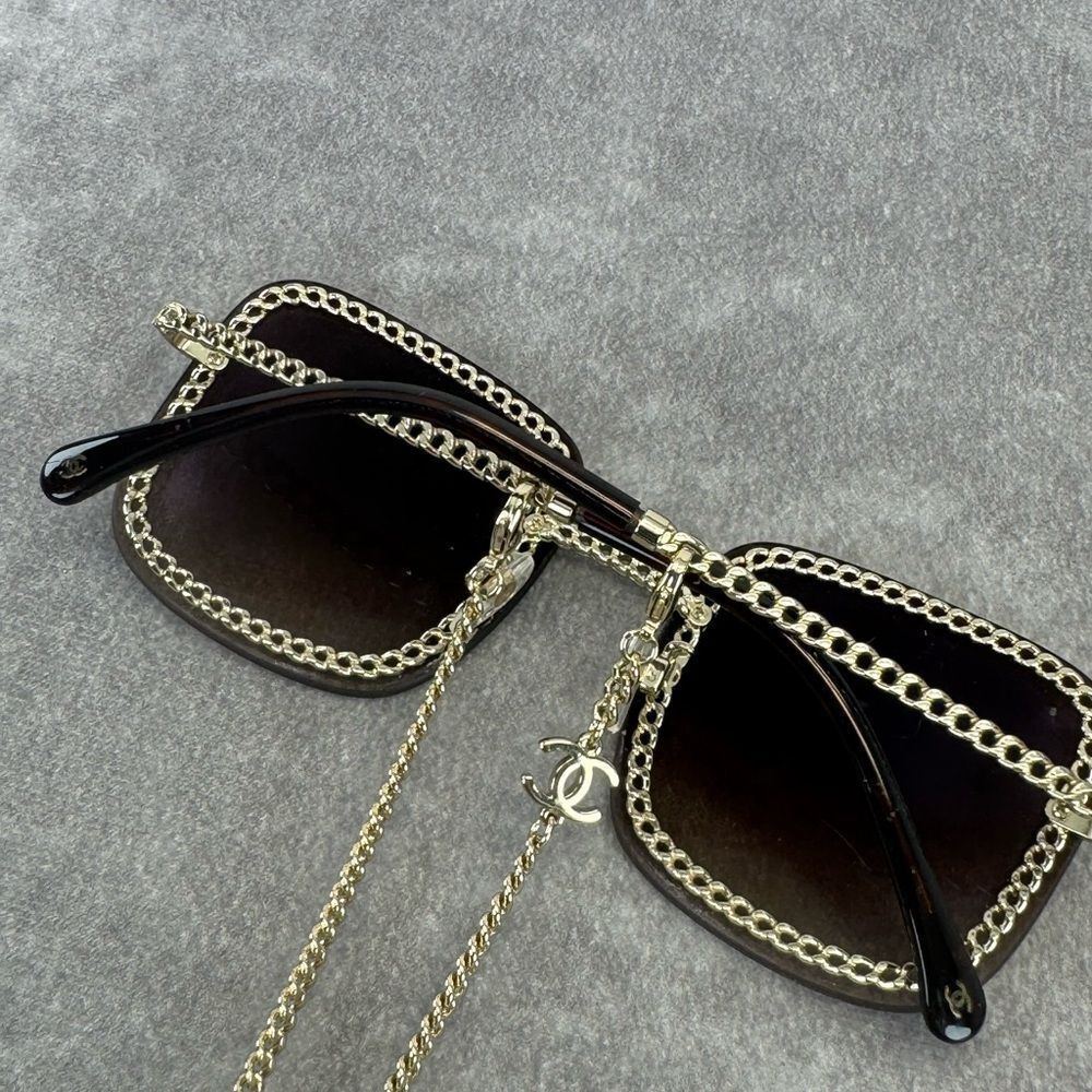 Chanel Square Sunglasses with CC Chain 4244 - Picture 15 of 16